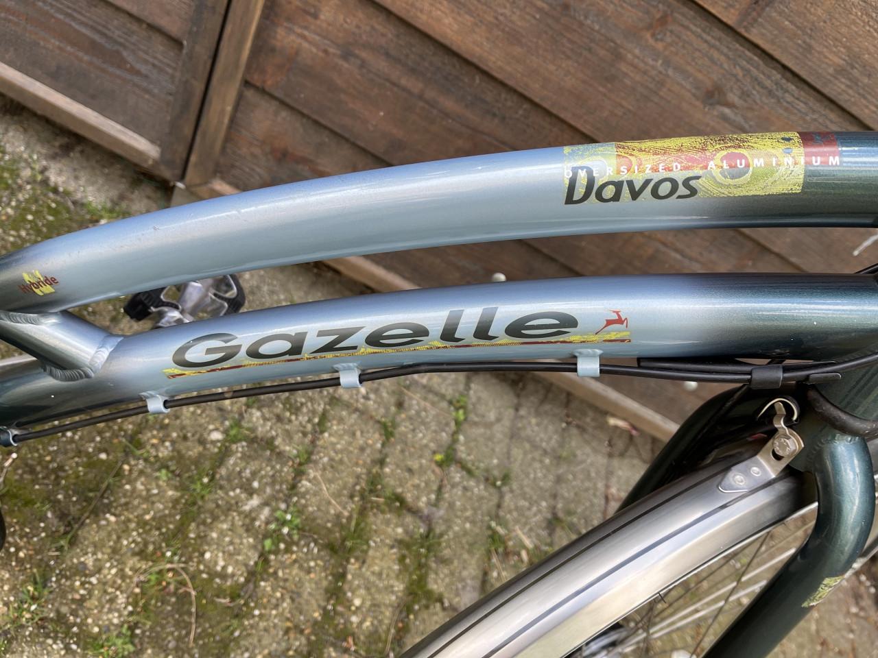 Damesfiets Gazelle Davos 7 sp trom. rem  nw banden geheel gereviseerd.