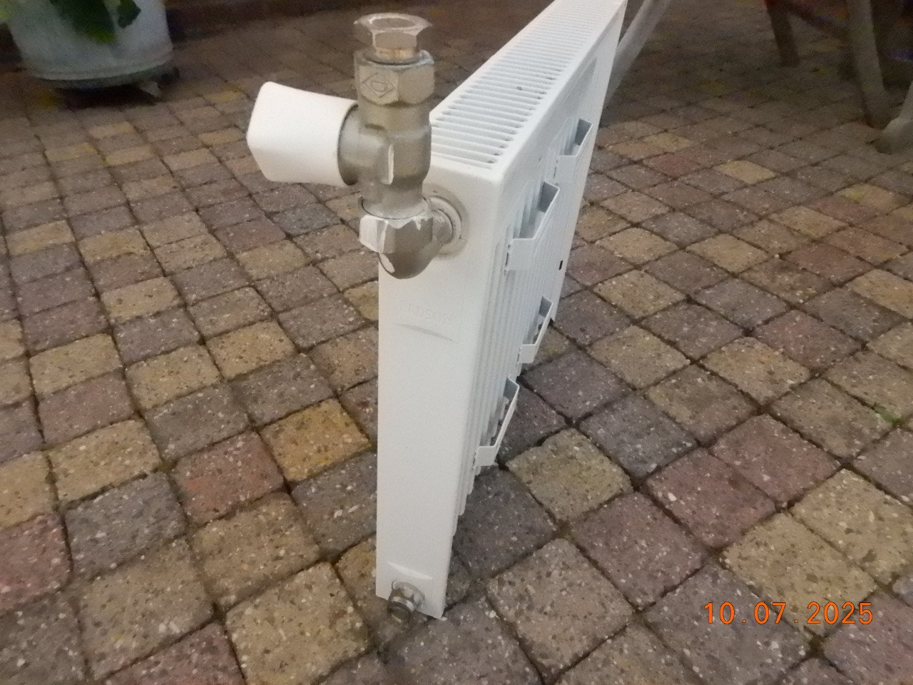 Kleine radiator voor in wc of badkamer