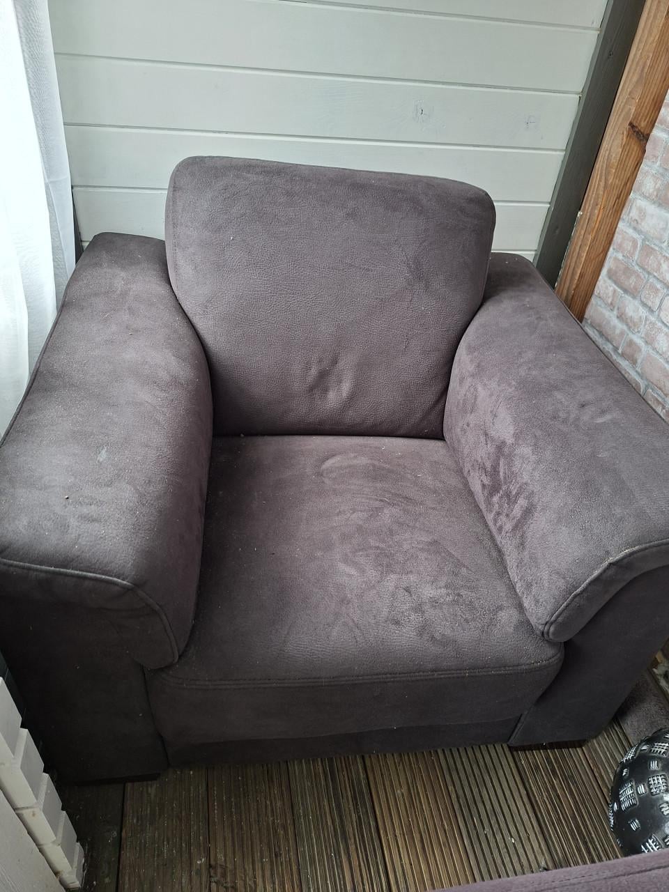 Grijze Bank en Stoel