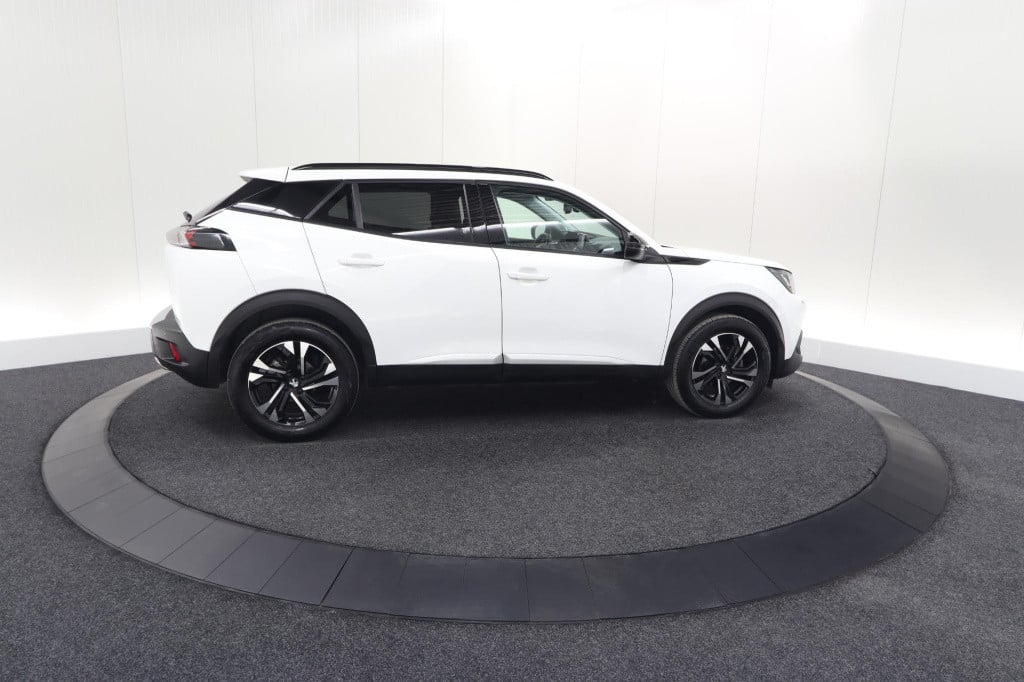 Peugeot 2008 puretech 130 eat8 allure | parkeersensoren | navigatie | apple