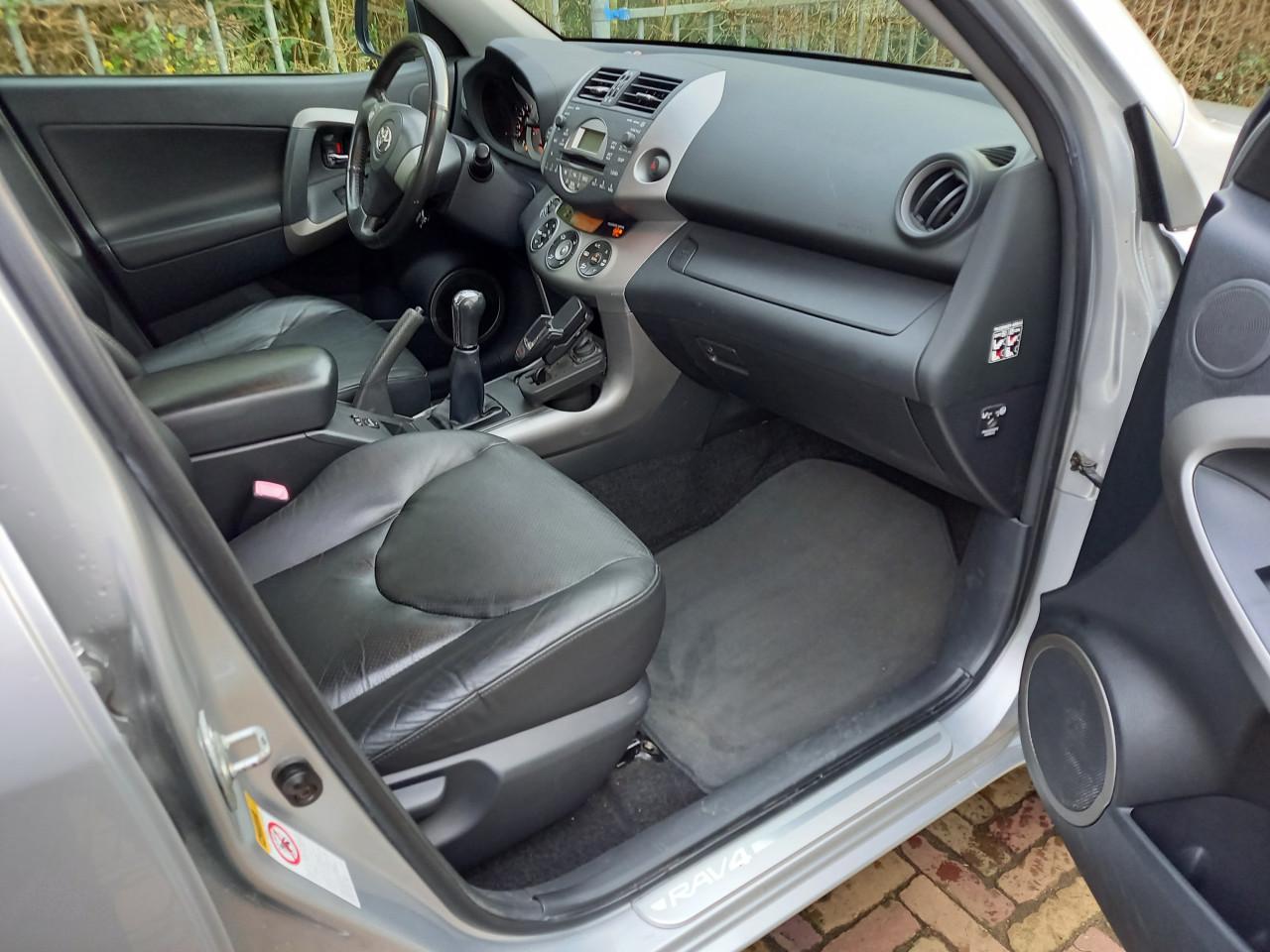 Toyota RAV4 2.0 16V  Vvt-i Executive