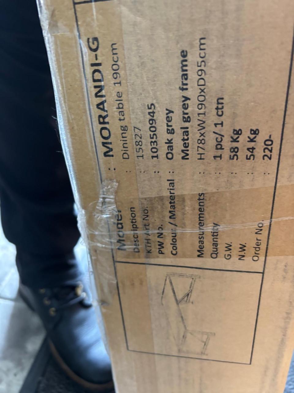 Nieuw in verpakking: Morandi eettafel