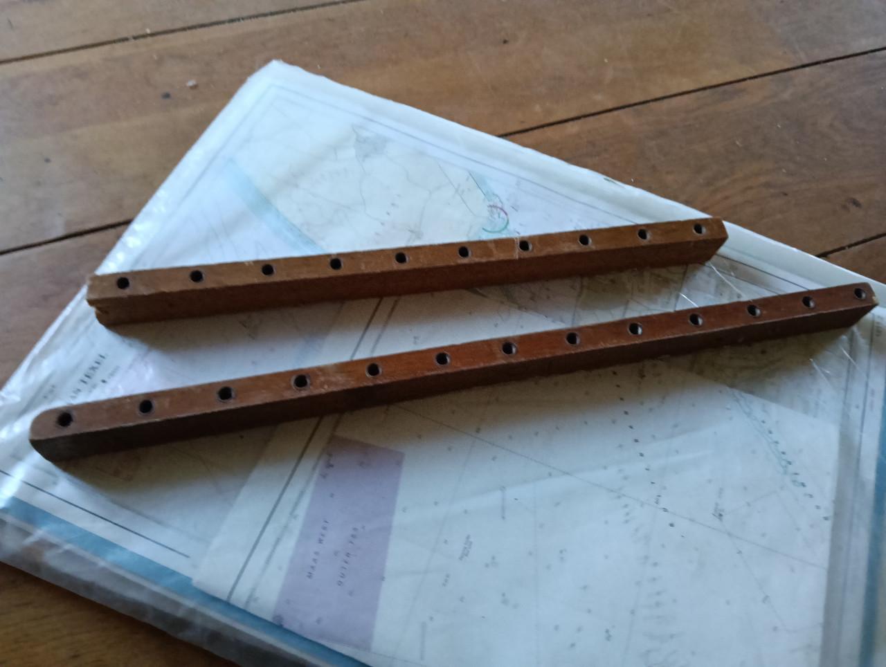 2 stukjes ophang strip poul cadovius royal