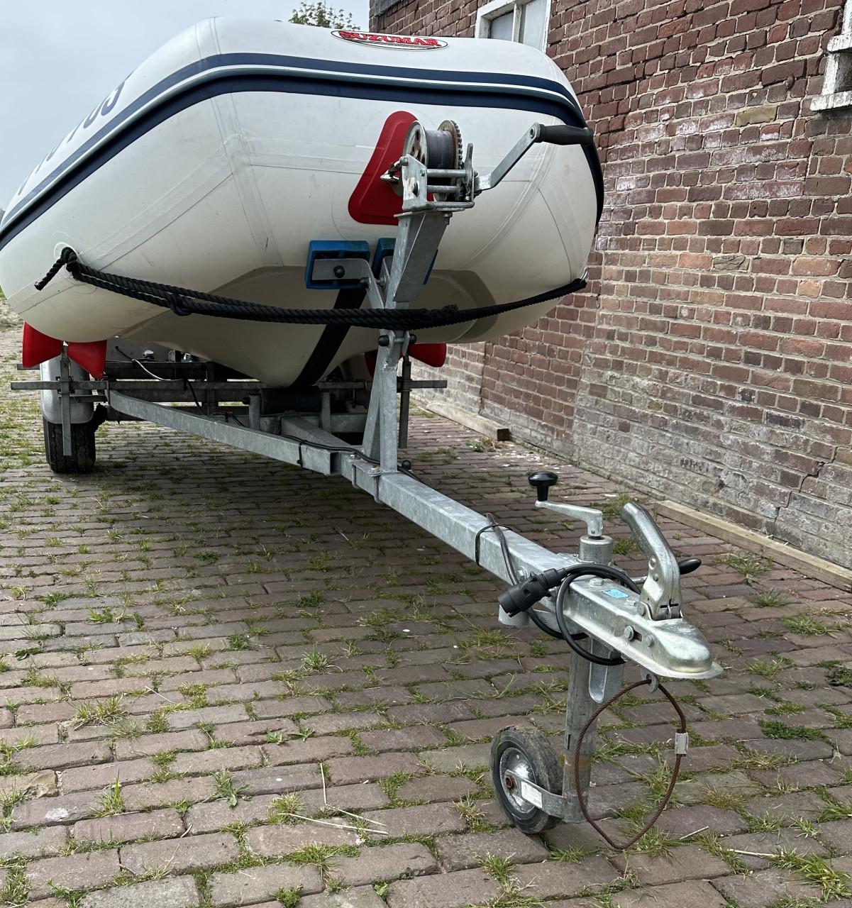 Suzumar 390 + Suzuki 25PK Vtwin & trailer