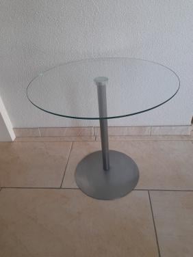 Bijzet tafeltje 50cm doorsnede /47cm hoog (in goede staat )