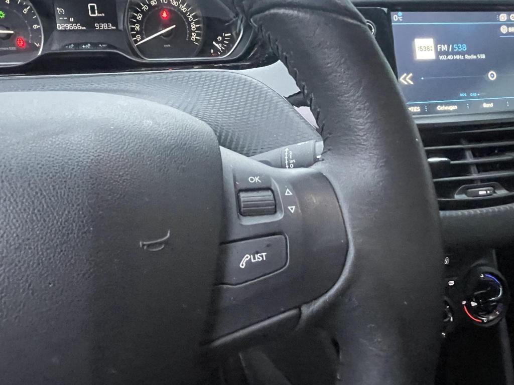 Peugeot 208 1.2 puretech signature