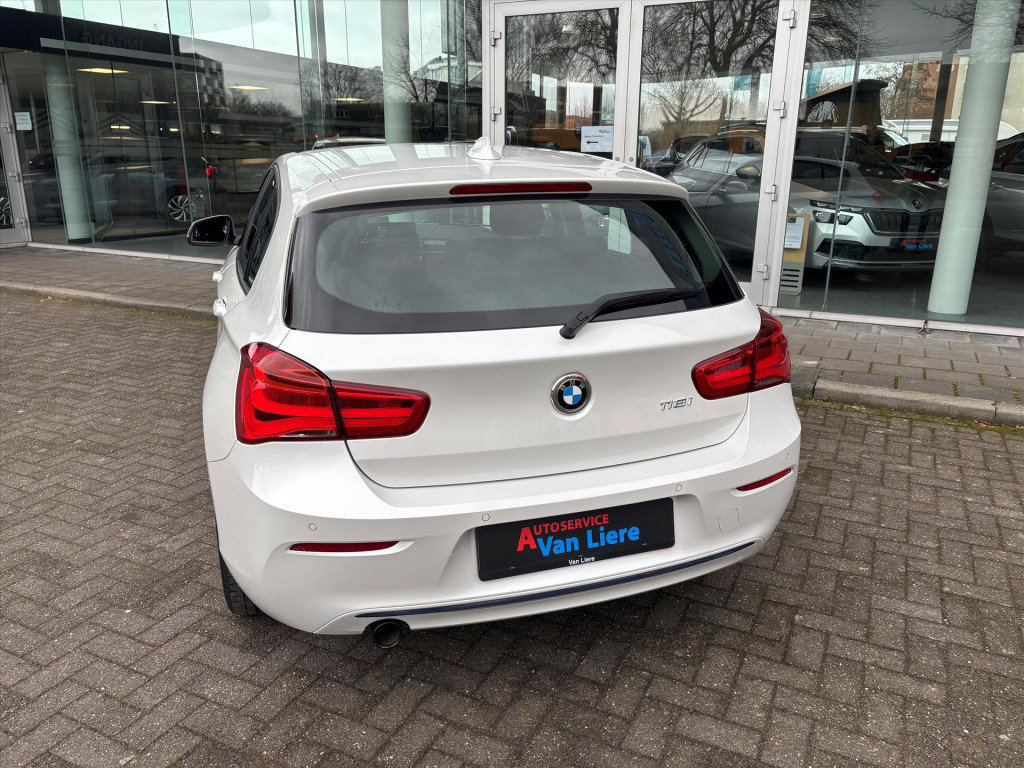 BMW 1 Serie (f20) 118i 136pk aut steptronic sport line | unieke km stand|ri