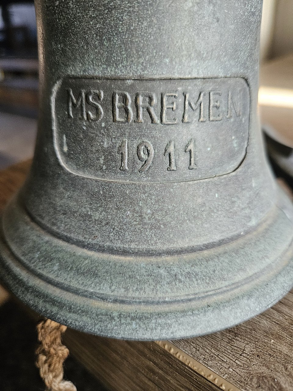 Mooie antieke bronzen scheepsbel met anker, zware kwaliteit...