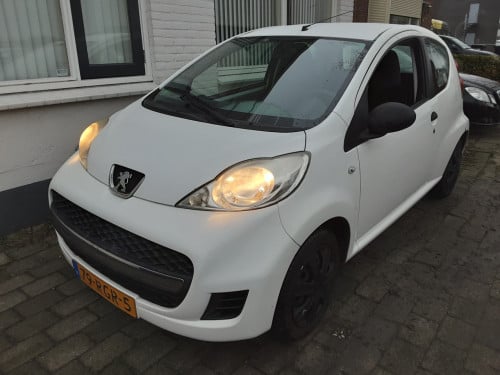 Peugeot 107 1.0-12V XR