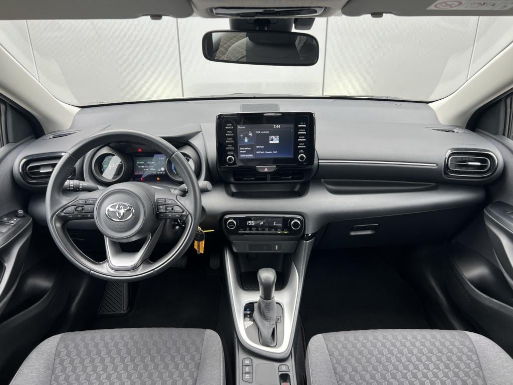 Toyota Yaris 1.5 hyb. 115 first e