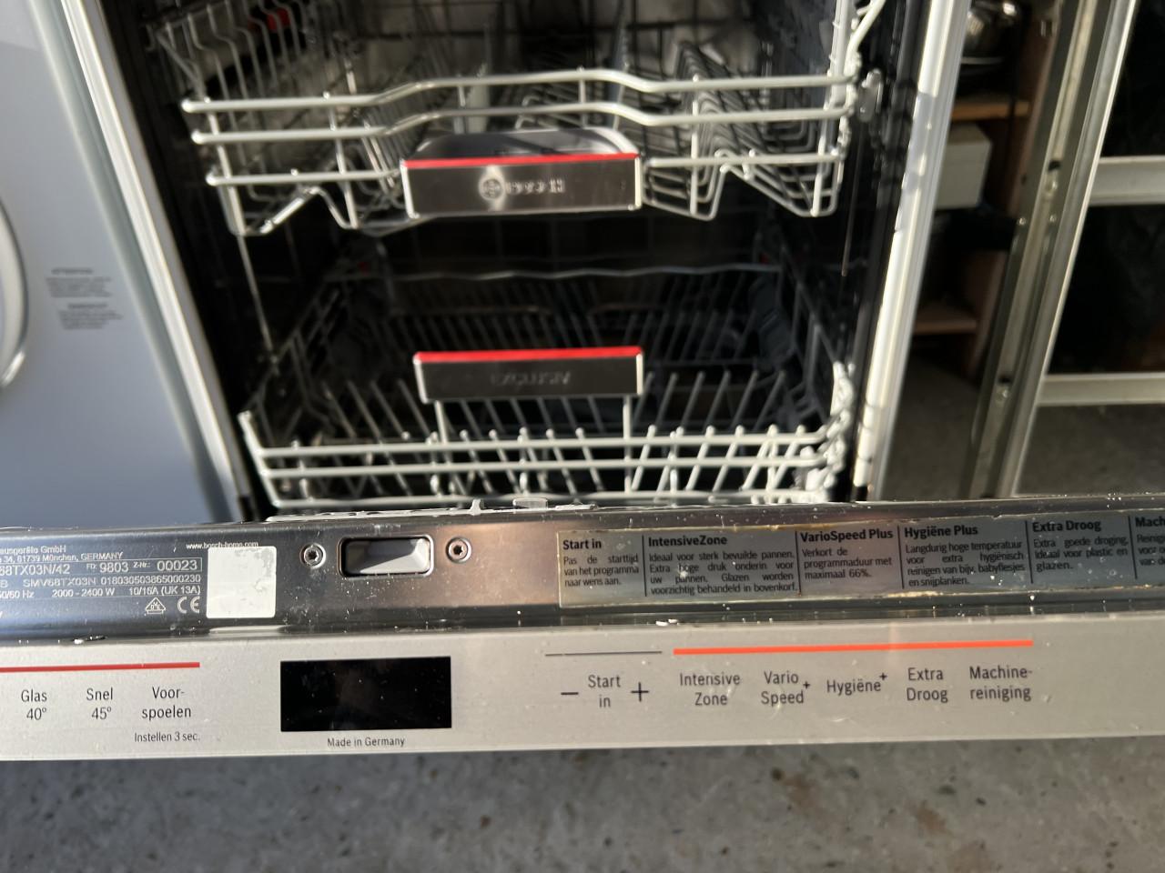 Niet gebruikte A+++ klasse Bosch inbouw vaatwasser 83x60cm