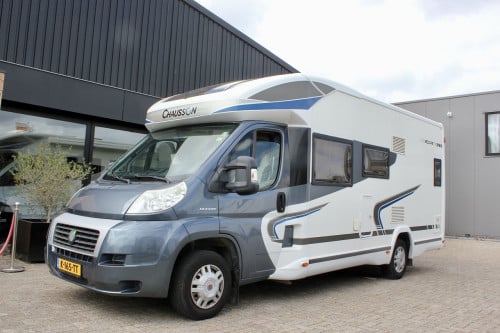 Chausson Welcome 625       (Vast lengtebed+elec. Hefbed)