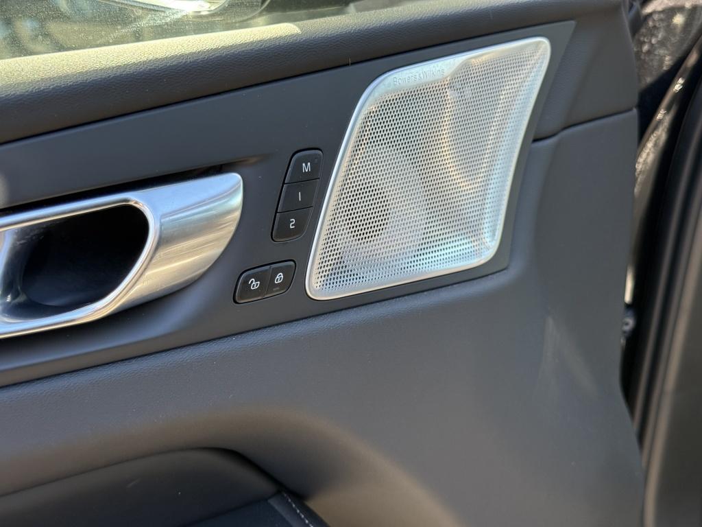 Volvo XC60 t8 455pk recharge ultra black edition| full options! luchtvering