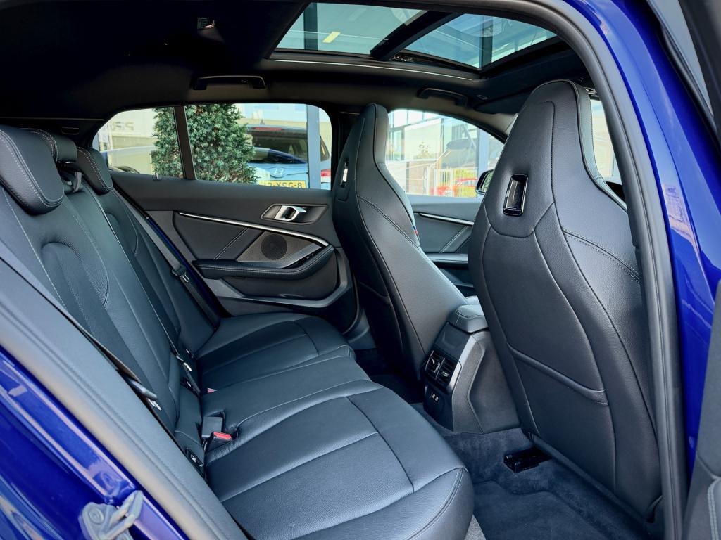 BMW 1 Serie 120i executive m-line leder panodak