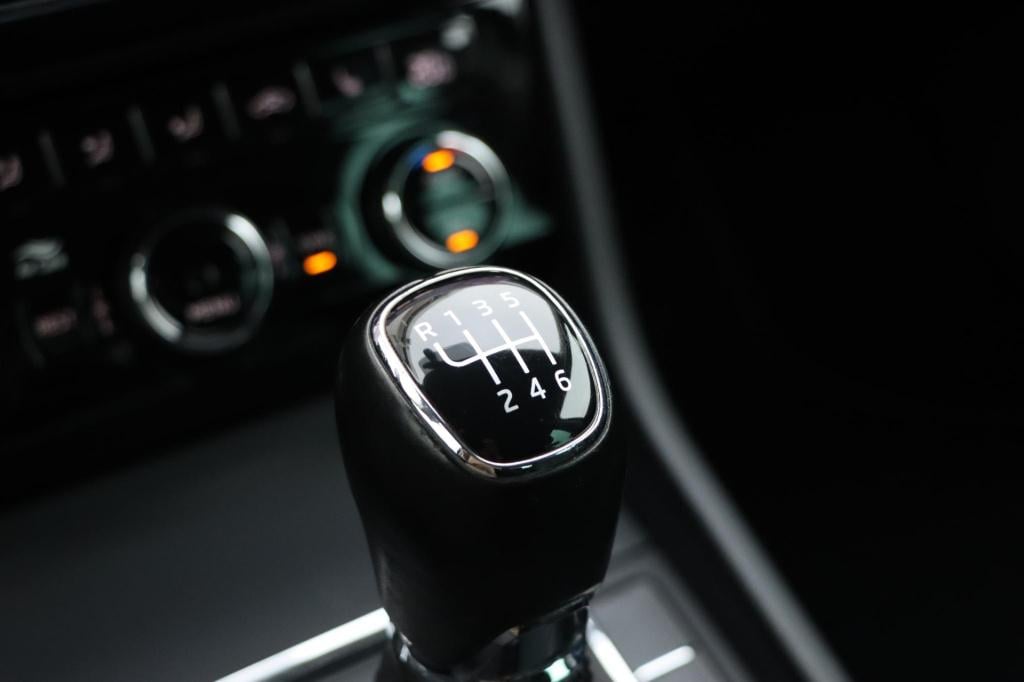 Skoda Superb combi 1.4 tsi act style business