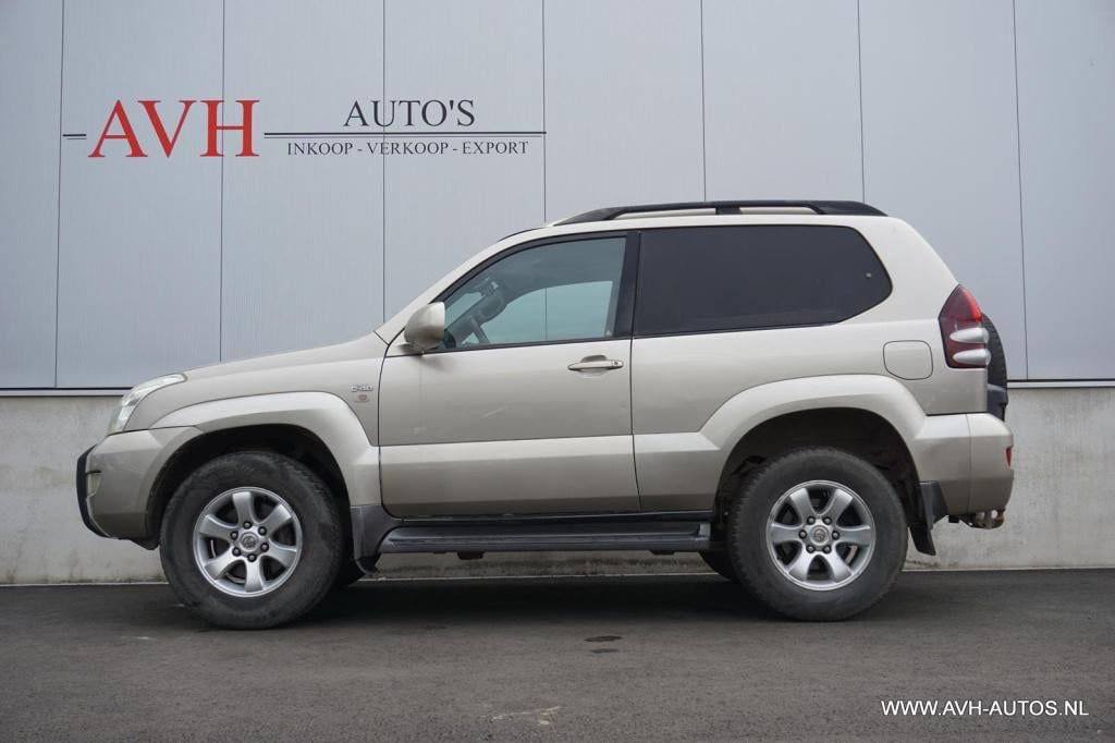 Toyota Land Cruiser 3.0 d-4d vx hr blind van, differentieel maakt herrie!!