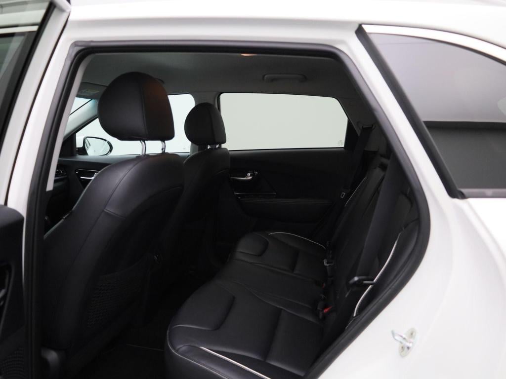 Kia E-niro executiveline 64 kwh | automaat | apple carplay / android auto |