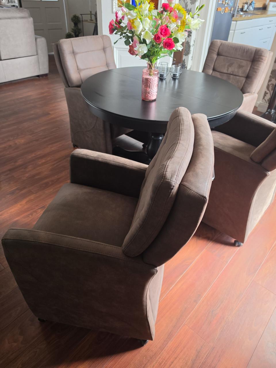 Eetkamer stoelen
