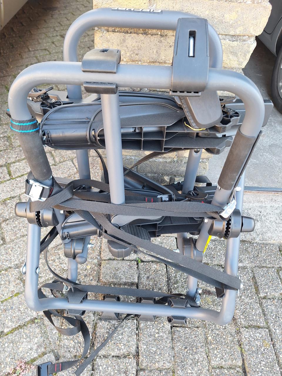 Fischer fietsendrager voor achterklep.