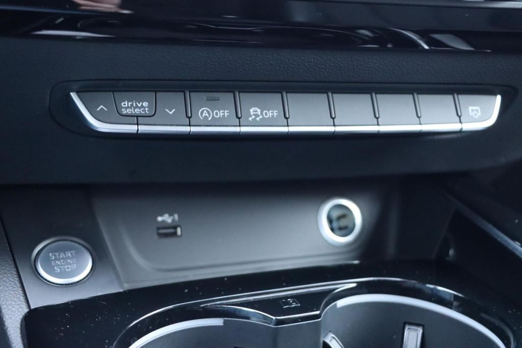 Audi A4 avant 40 tfsi s edition competition 204pk s tronic