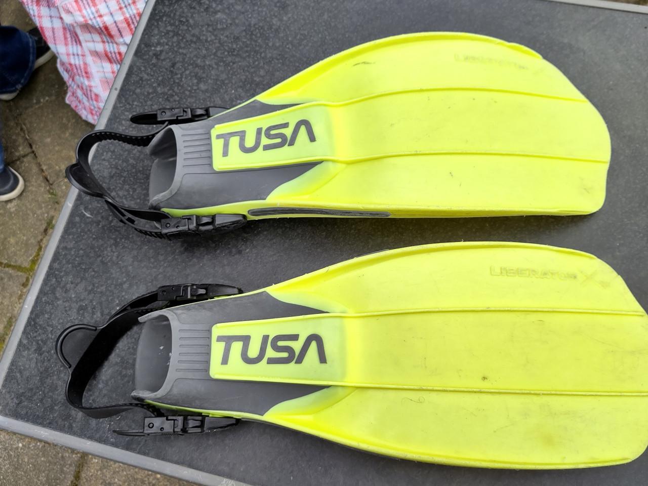 Complete duikkledingset te koop – Bare 7 mm en toebehoren