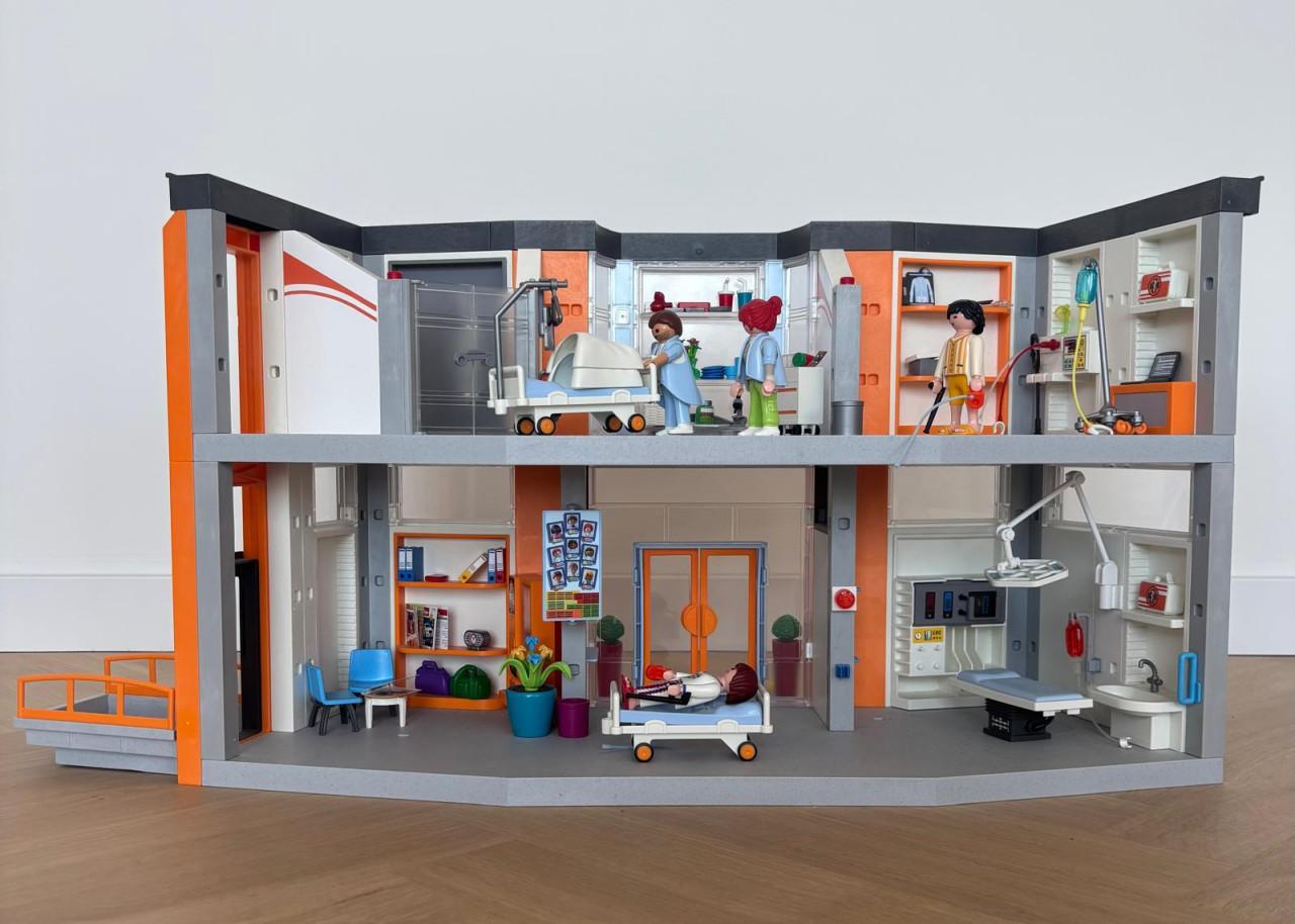 PLAYMOBIL 70190 City Life Groot ziekenhuis met inrichting
