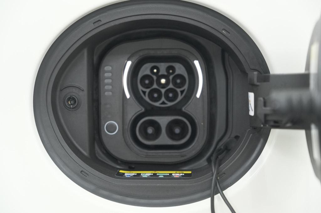 Fiat 500 urban 42 kwh | soh 96.8% | 3 fase laadfunctie | camera | apple car