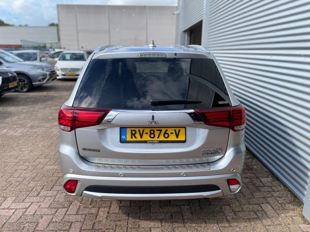 Mitsubishi Outlander 2.0 phev premium nieuwe accupakket met 30000km! soh 99