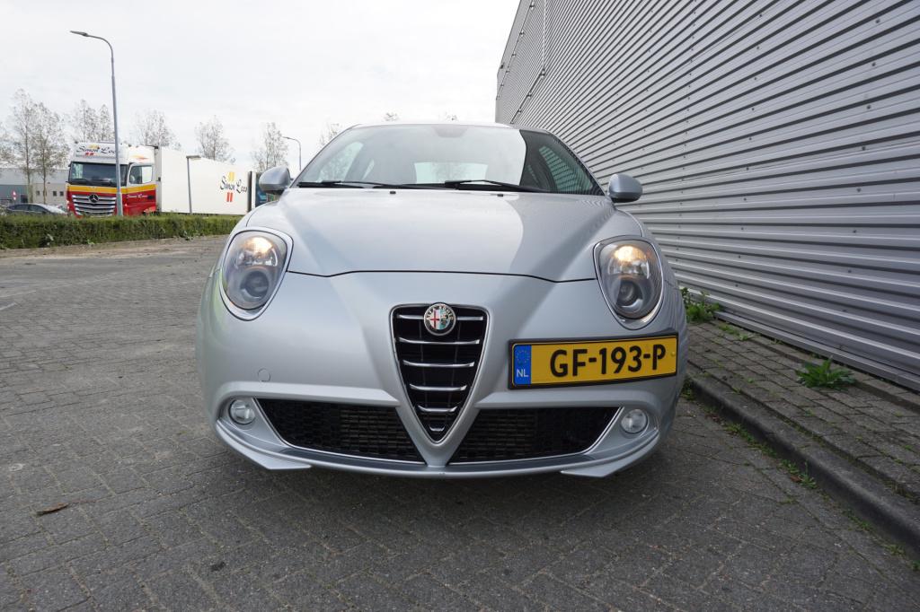 Alfa Romeo MiTo 0.9 twinair distinctive climate / navi / cruise / leder / p