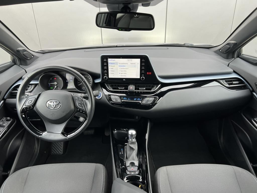 Toyota C-hr 2.0 hyb. first edit. | trekhaak | jbl audio |