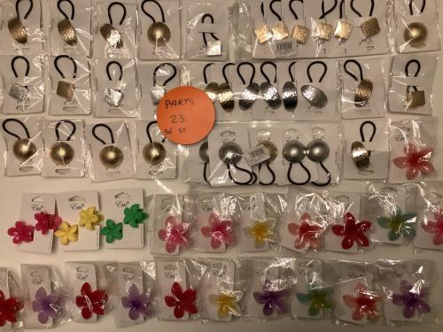 Partij leuke haarclips/haarspelden en haarelastieken. ( partij 23)