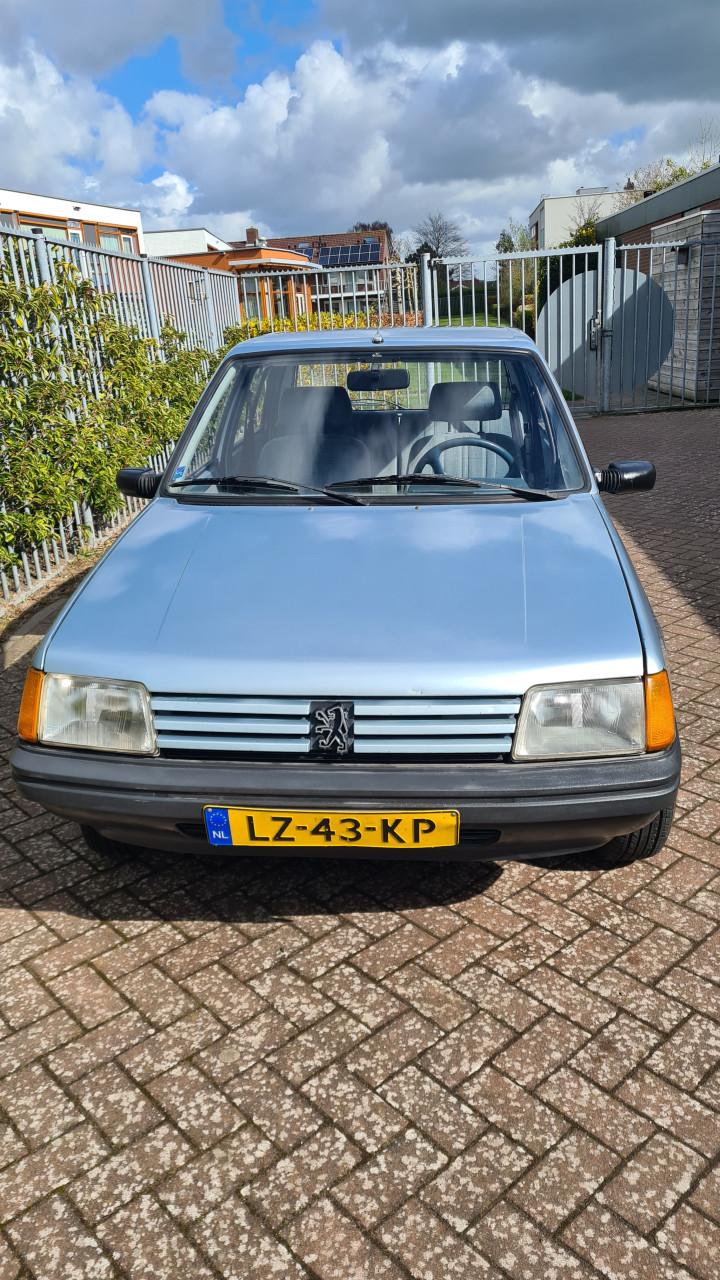Peugeot 205 GR belastingvrij