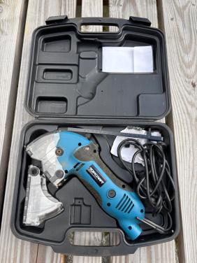 Elektrische handcirkelzaag (zo goed als nieuw)