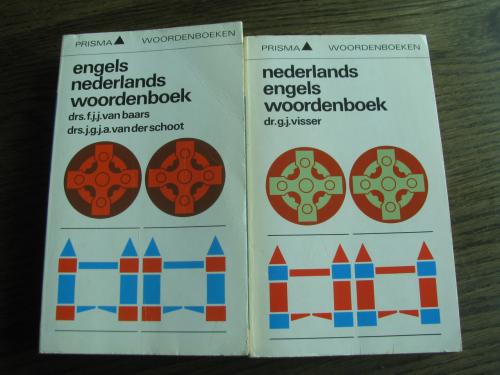 Woordenboekjes.