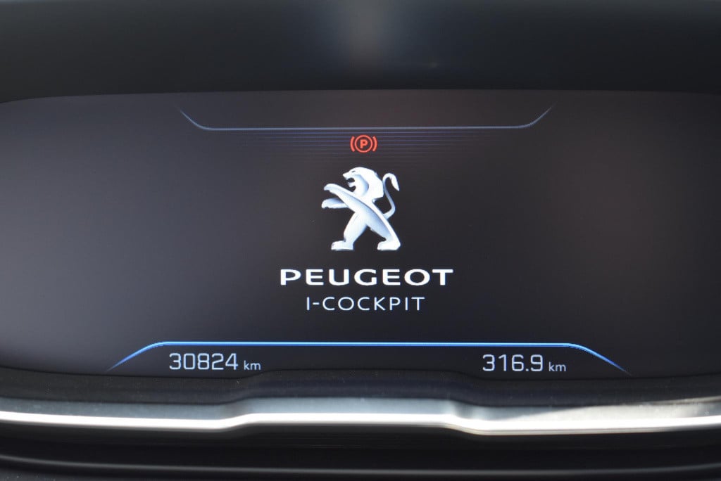Peugeot 3008 1.2 puretech allure | cruise control | climate control | navig
