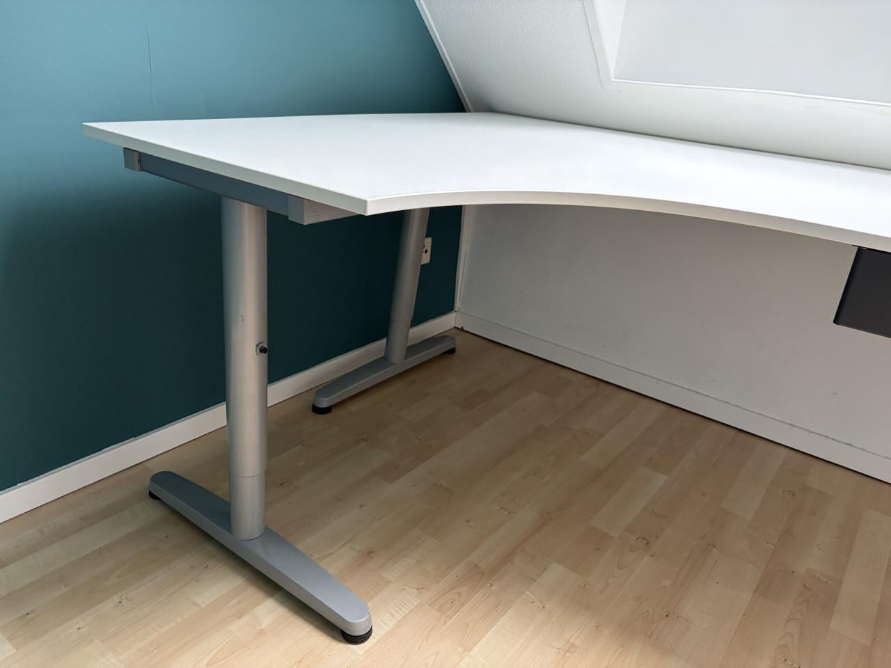 IKEA wit hoekbureau