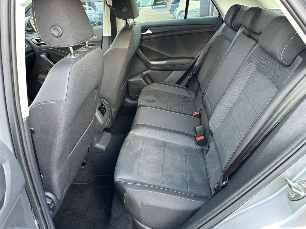 Volkswagen T-roc 1.5 tsi 150pk dsg style | dode hoek | camera | keyless | e