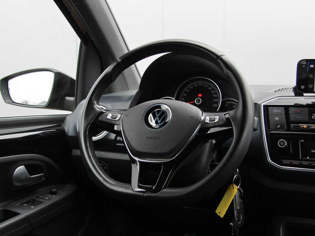 Volkswagen UP! active 5drs | private lease!