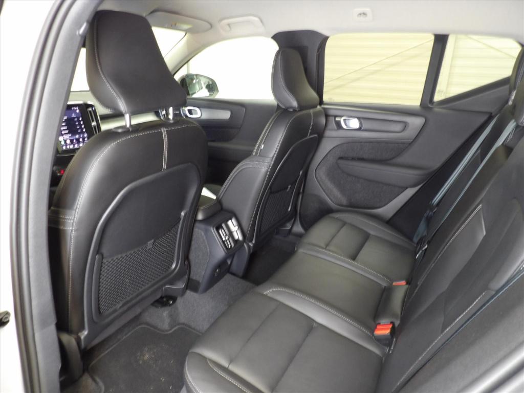 Volvo XC40 b4 197pk mild hybrid aut plus dark