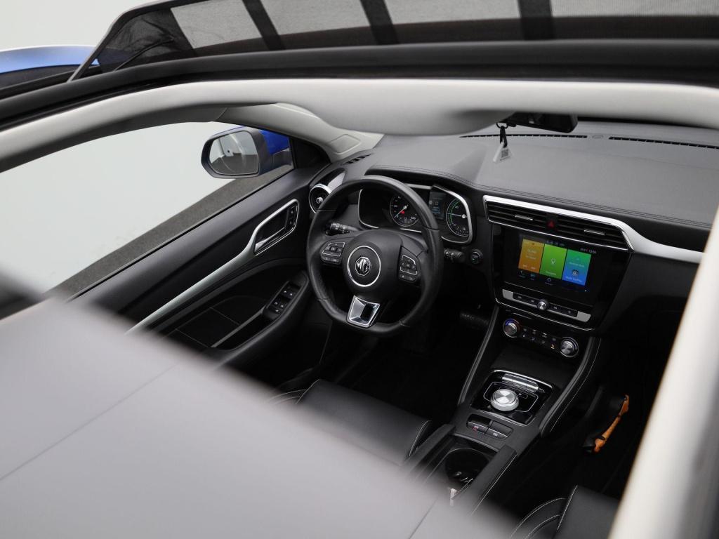 MG Zs Ev luxury 45 kwh | leder | panoramadak | carplay | stoelverwarming | 