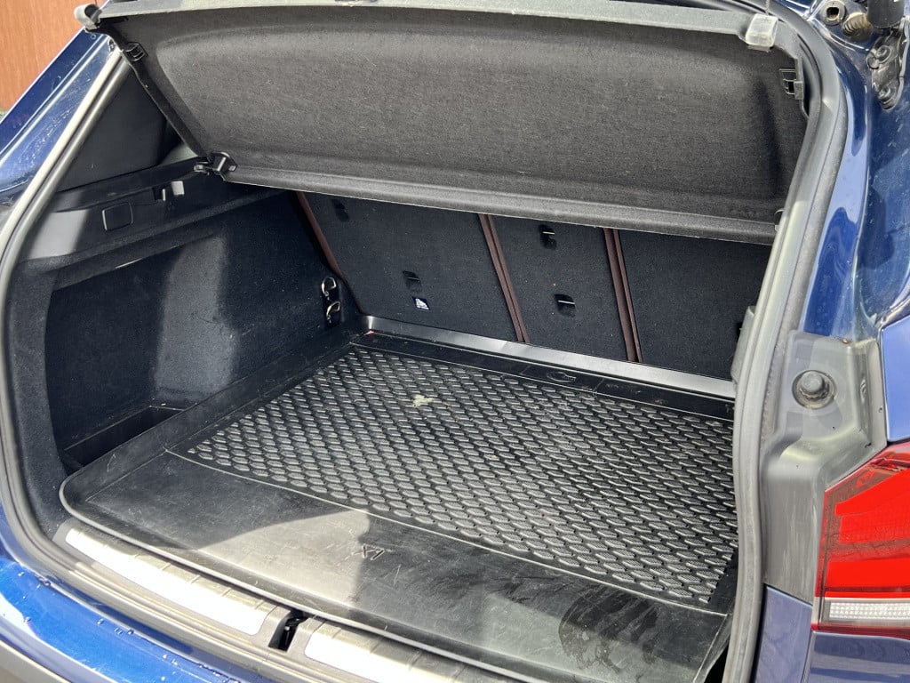 BMW X1 sdrive18i high executive - xline | leder | panorama | sportstoel | n
