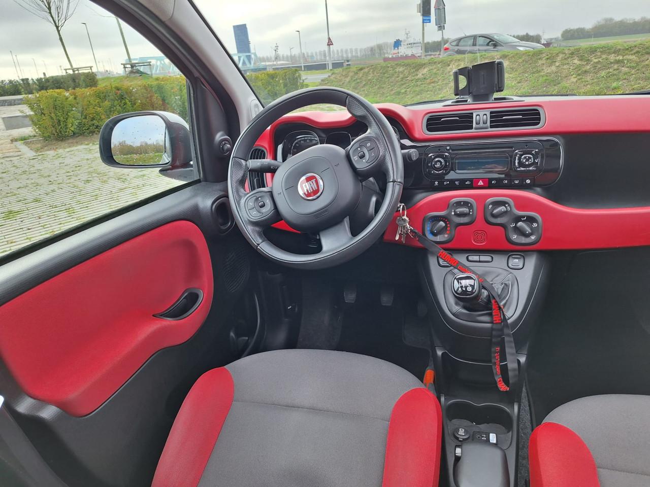 Fiat Panda 0.9 Twinair Lounge zilvergrijs met schuifdak 87.750 km 2014