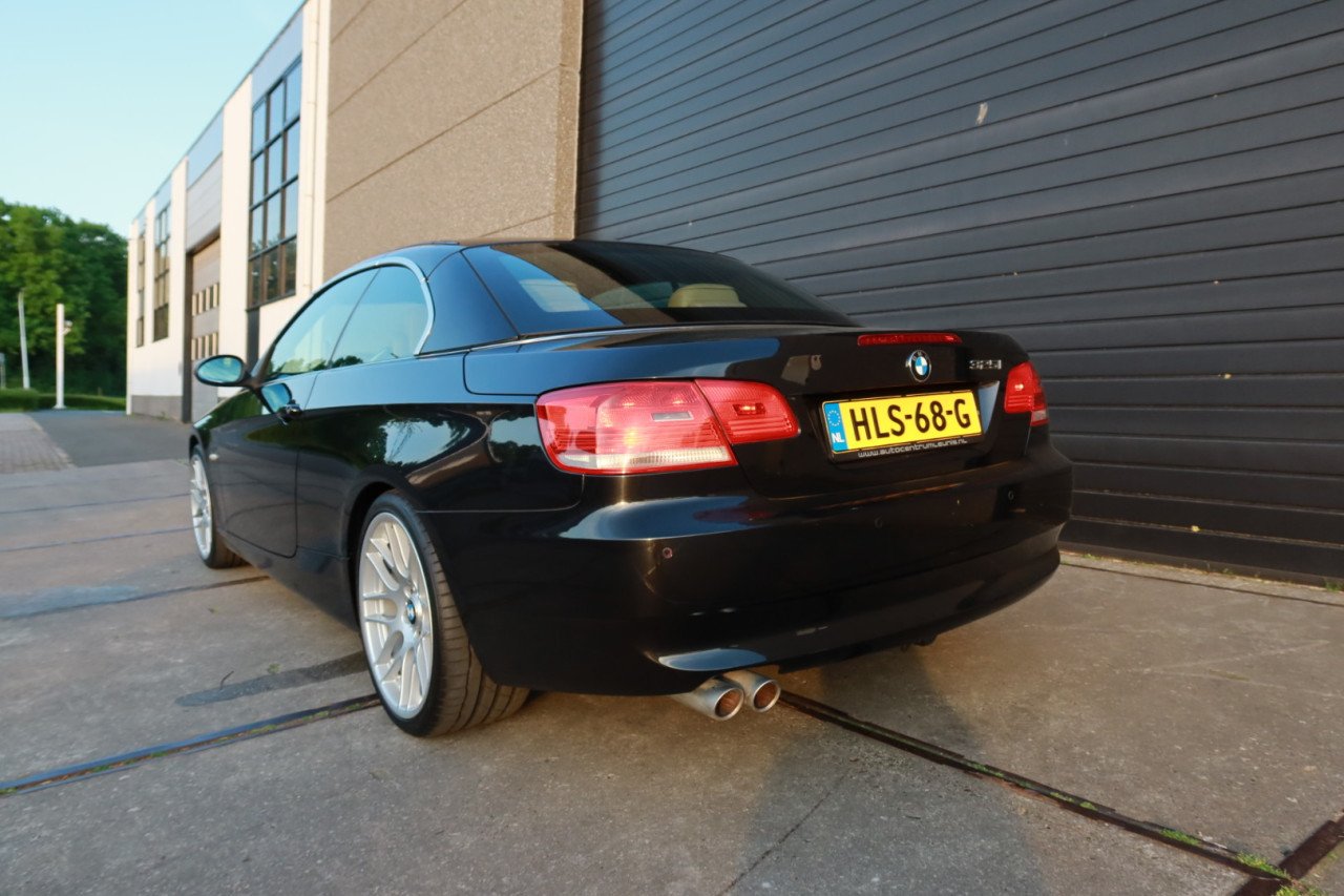 BMW 325i Cabriolet high executive 145DKM 2007