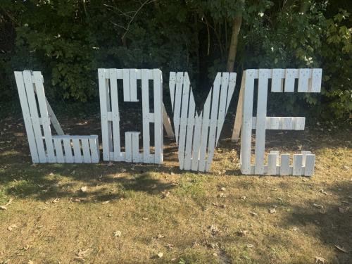 Love letters pallet bruiloft