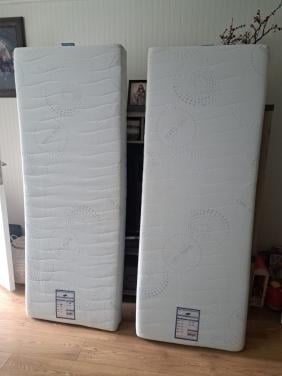 Te koop: nieuwe matrassen 190 x 70 cm, 15 cm dik