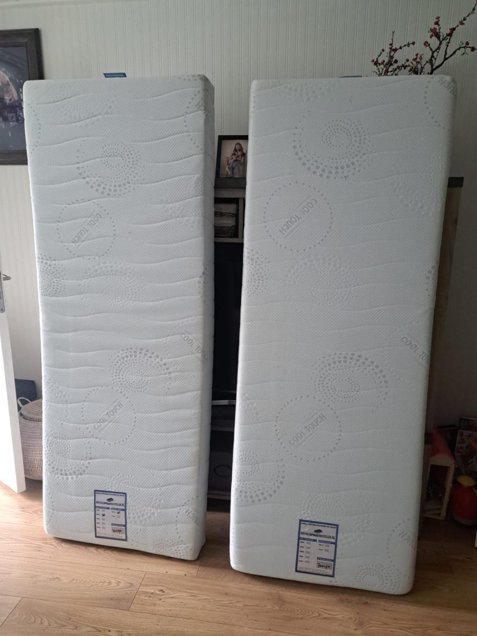 Te koop: nieuwe matrassen 190 x 70 cm, 15 cm dik