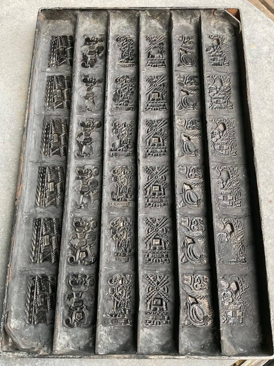 Antieke Kwatta chocolade mal