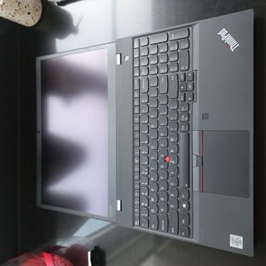 Lenovo ThinkPad P15 i7-10750H 16GB 512GB 4GB video Office W11