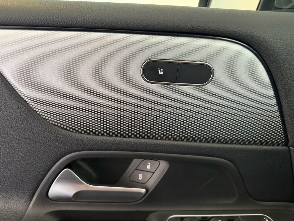 Mercedes-Benz Glb 180 business solution
