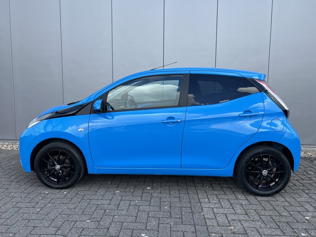 Toyota Aygo 1.0 vvt-i x-joy